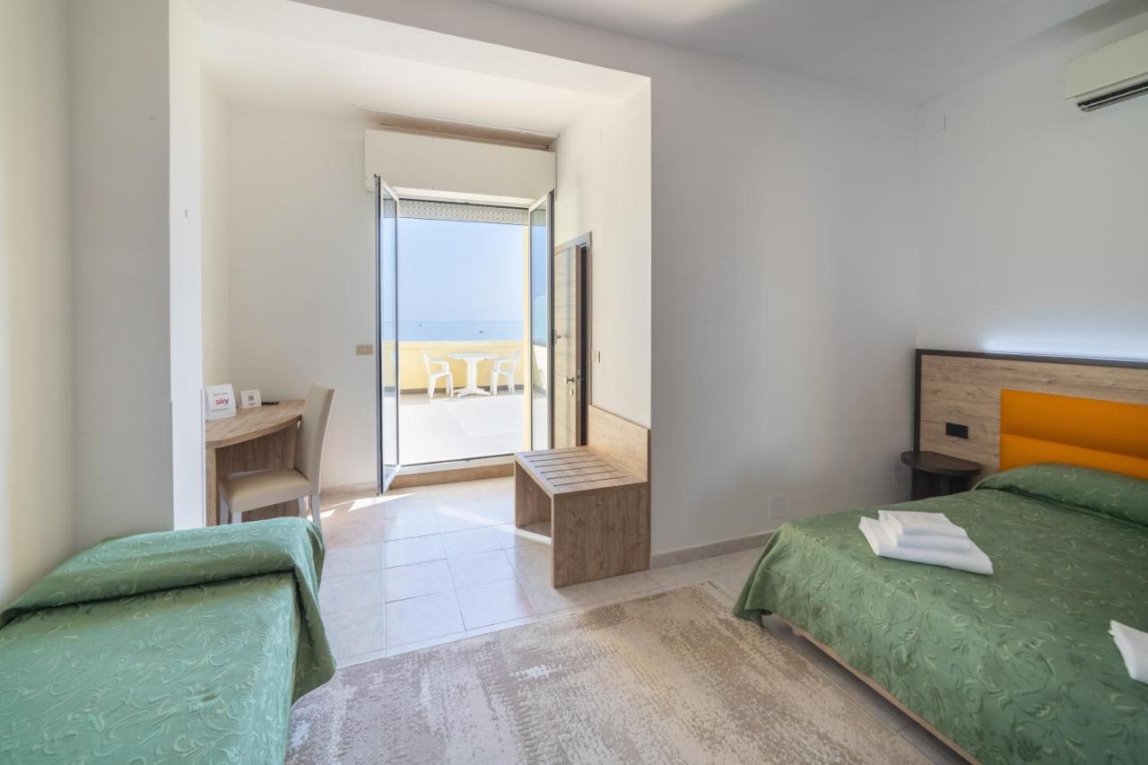 Hotel Royal Cattolica Bagian luar foto