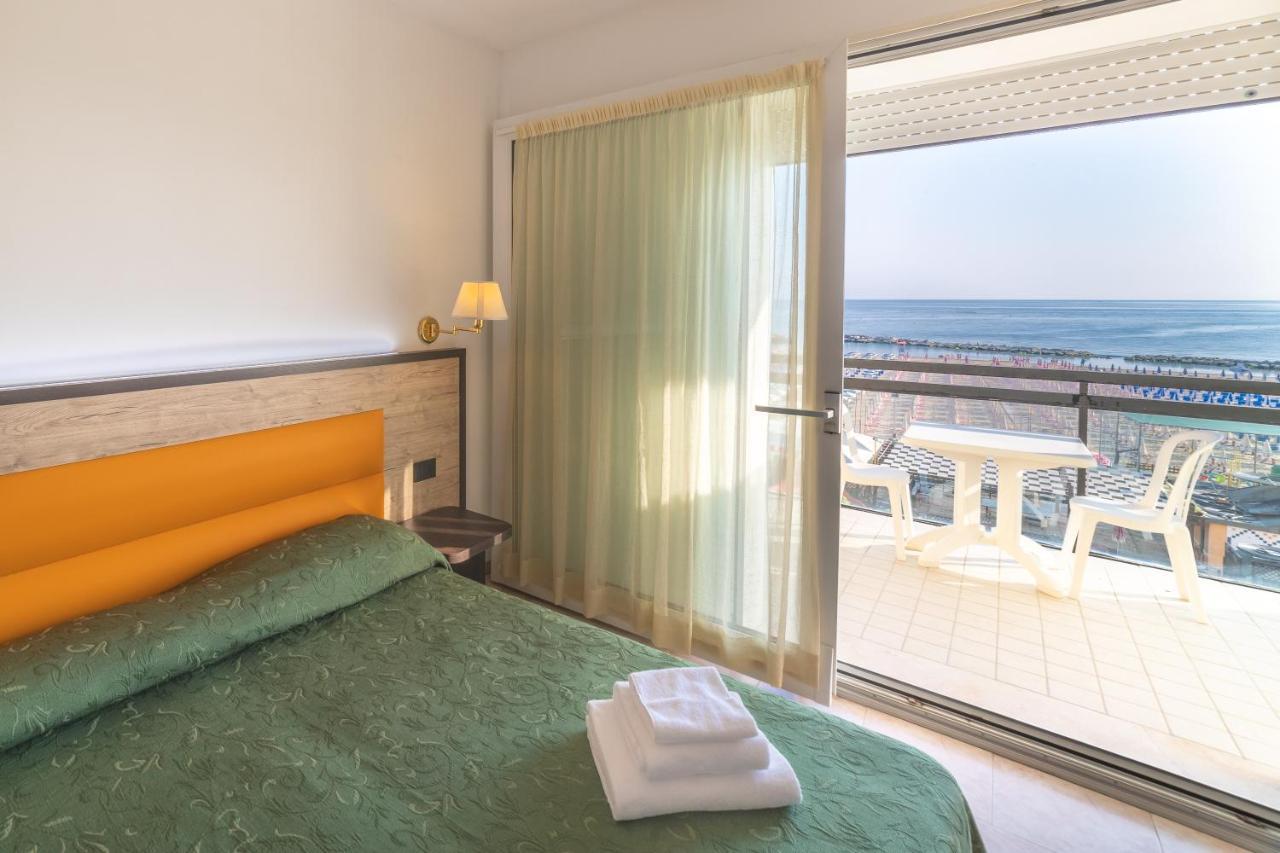 Hotel Royal Cattolica Bagian luar foto