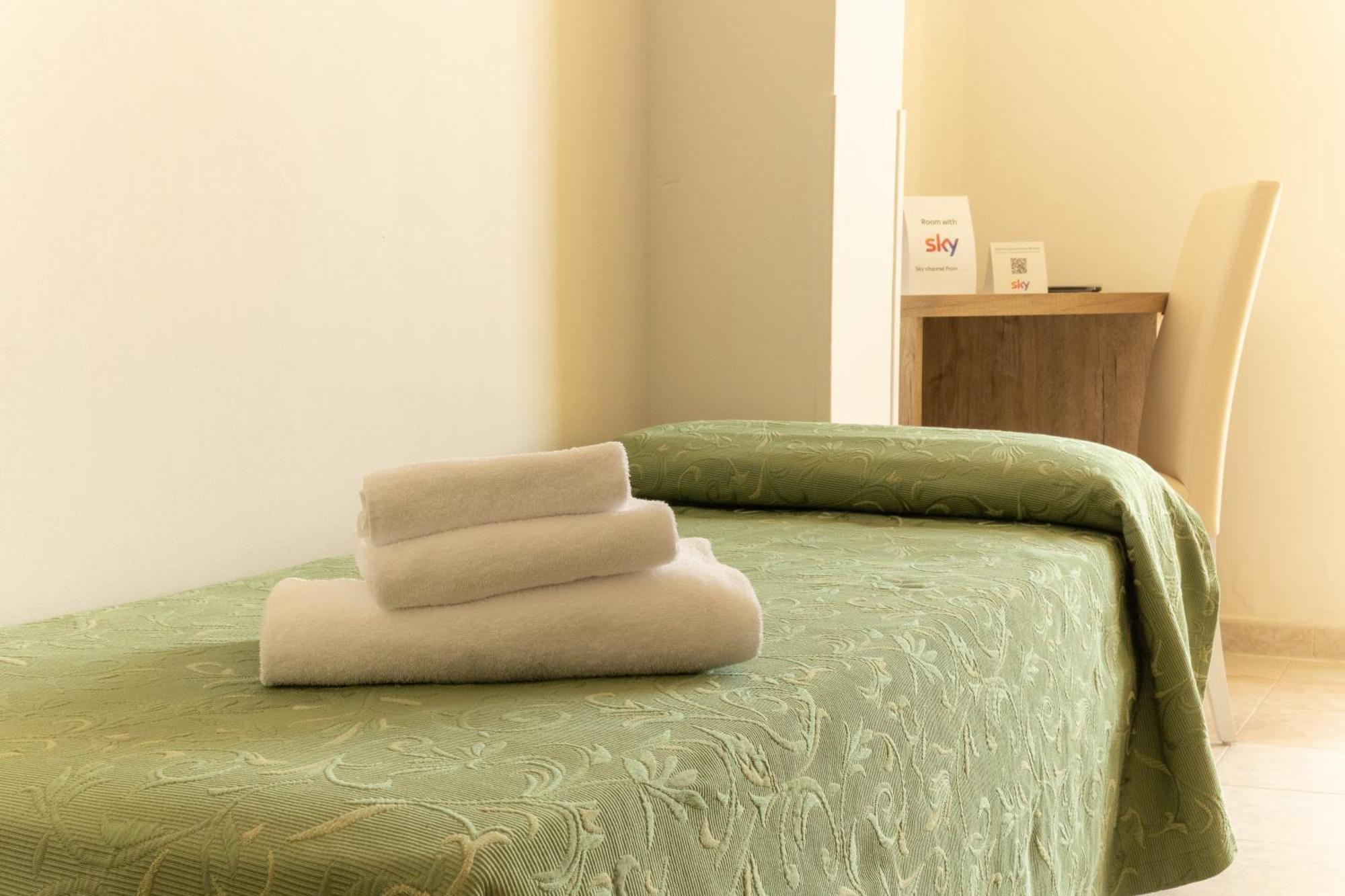 Hotel Royal Cattolica Bagian luar foto
