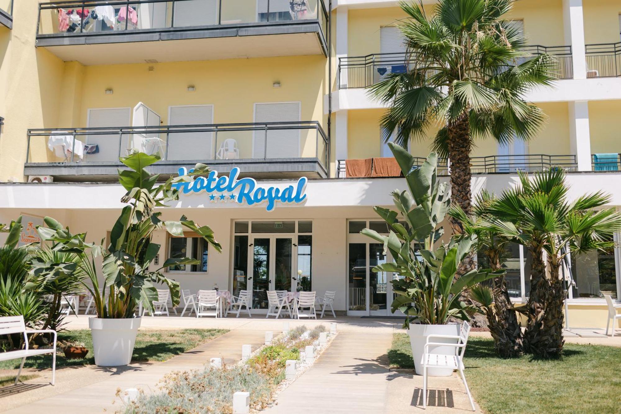 Hotel Royal Cattolica Bagian luar foto