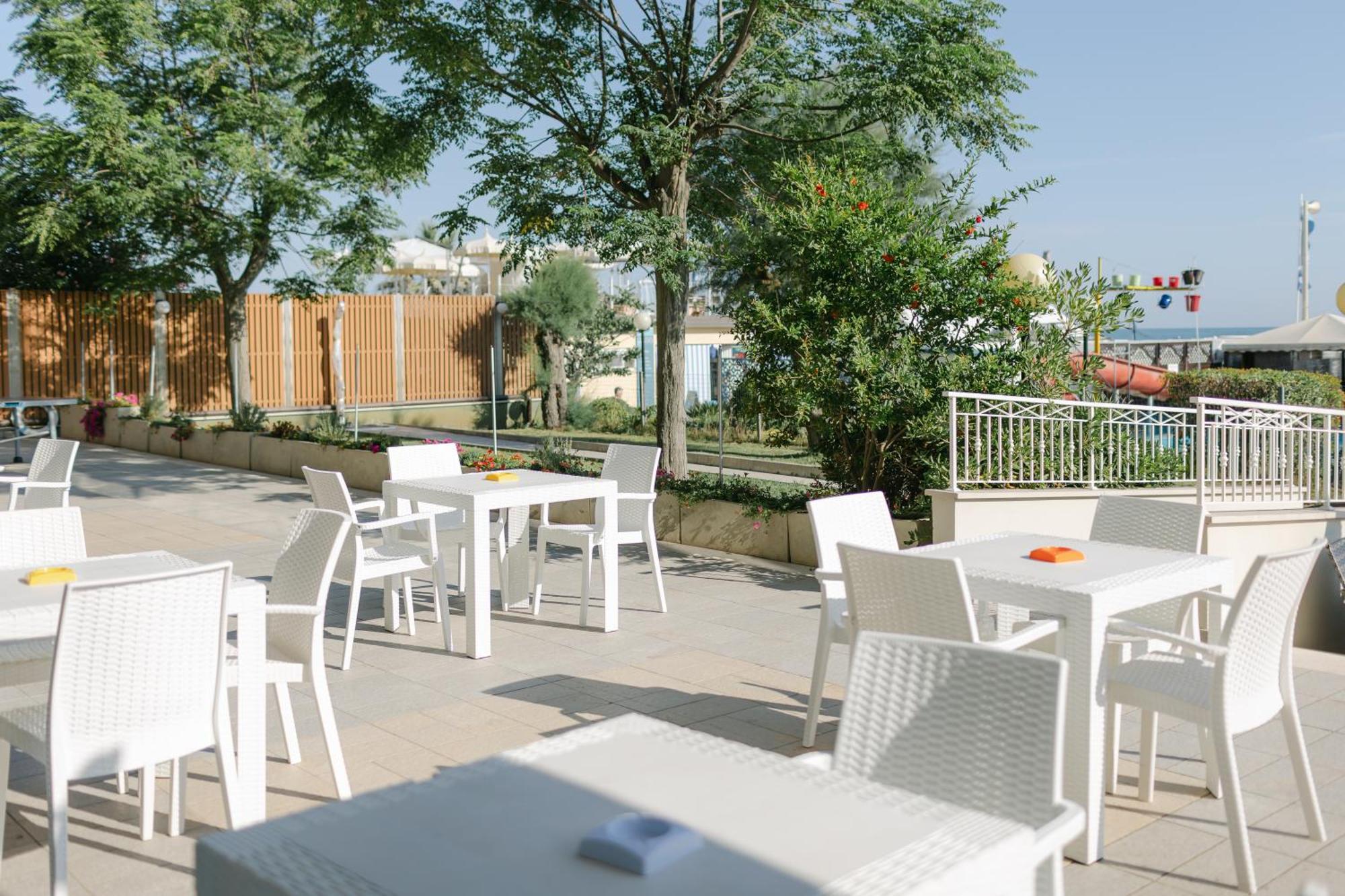 Hotel Royal Cattolica Bagian luar foto