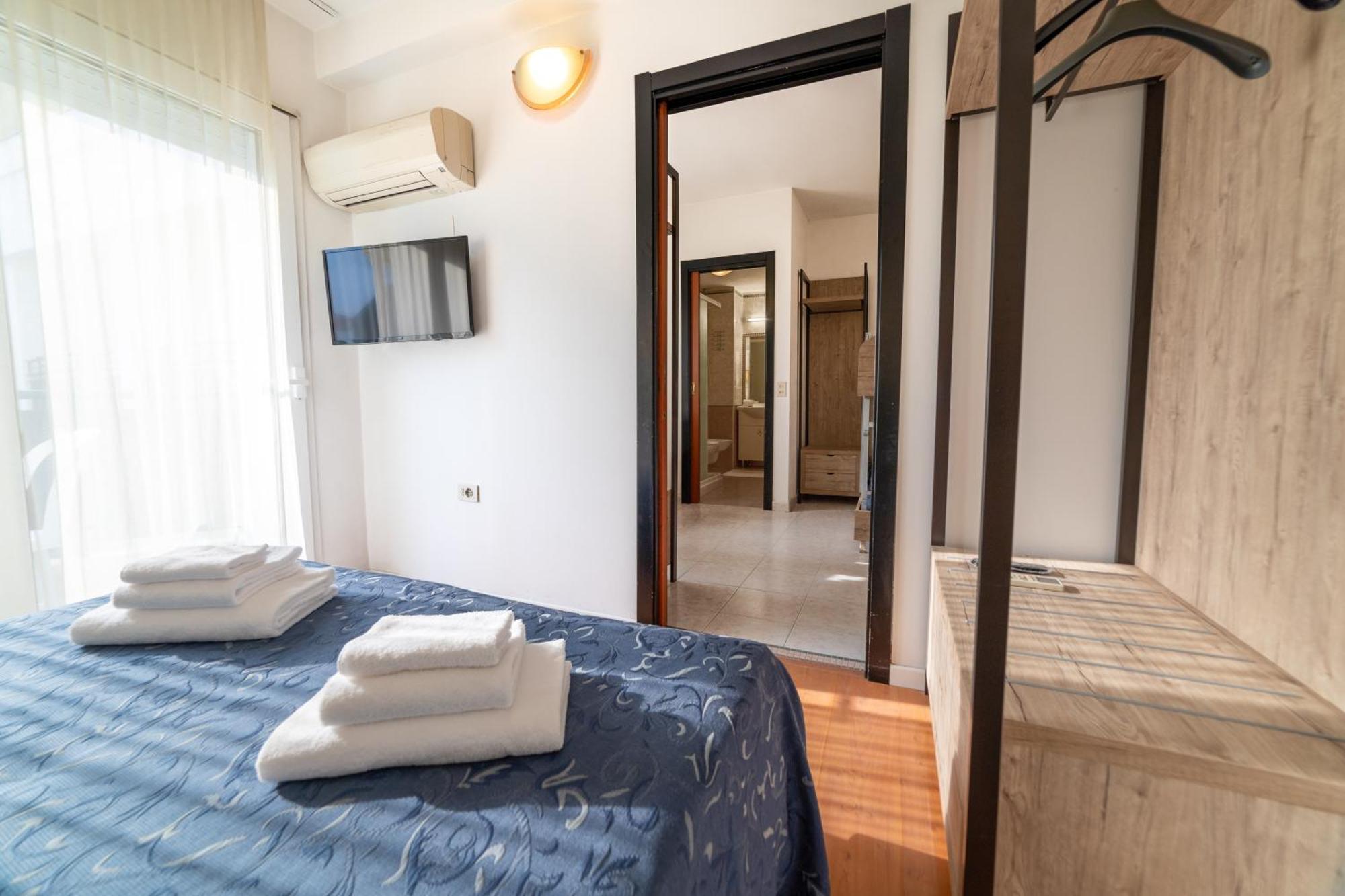 Hotel Royal Cattolica Bagian luar foto