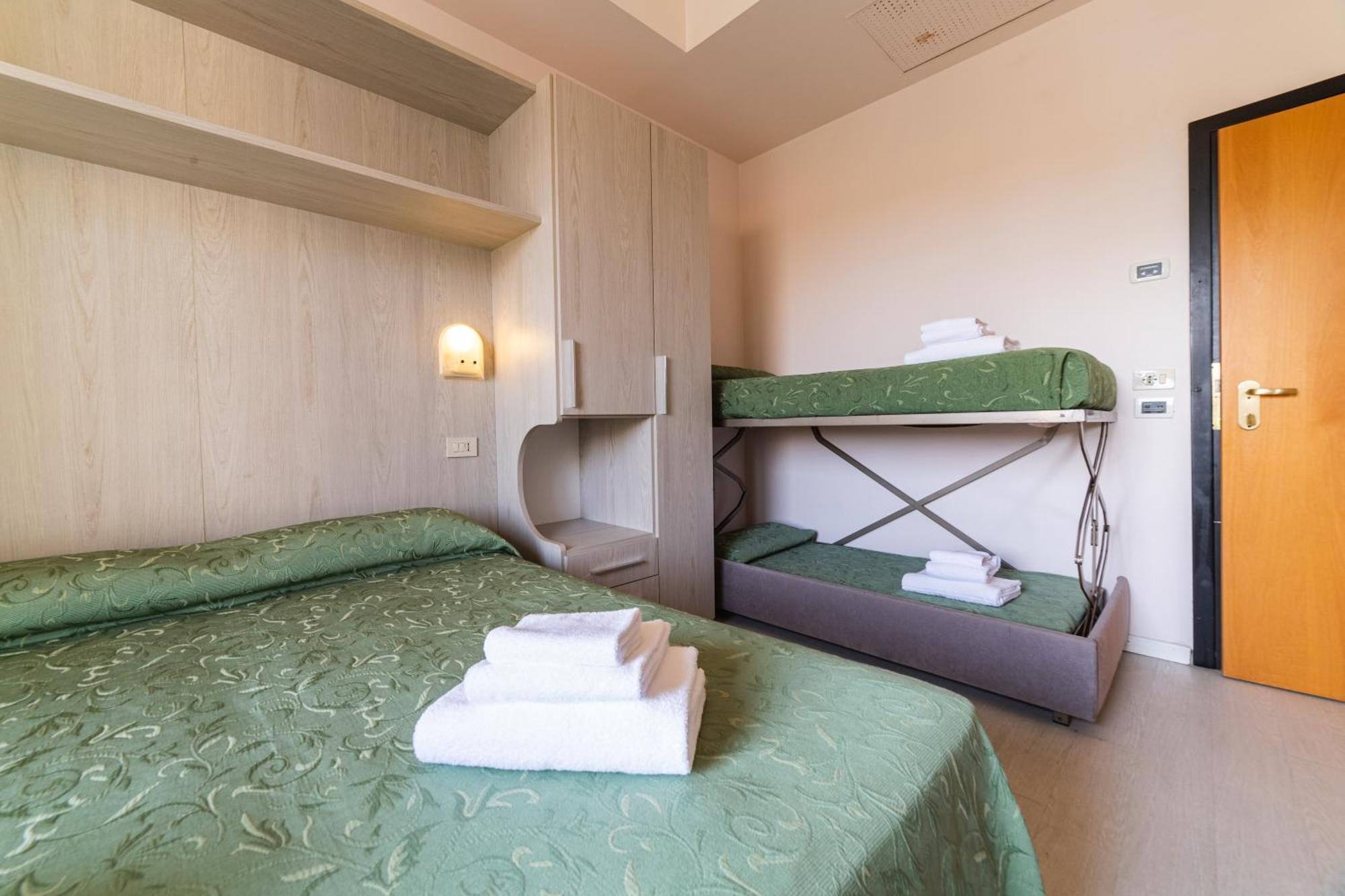 Hotel Royal Cattolica Bagian luar foto