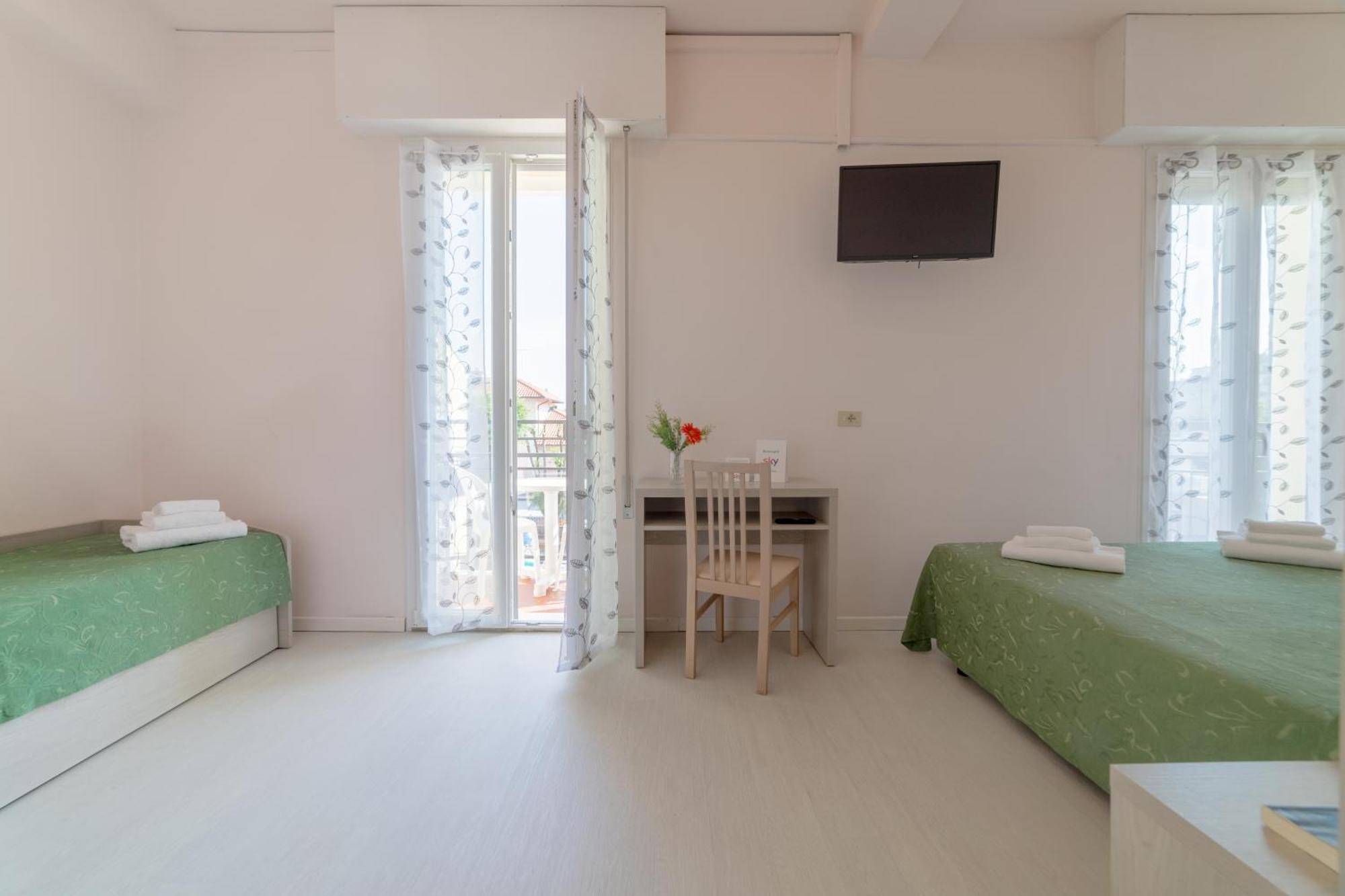 Hotel Royal Cattolica Bagian luar foto