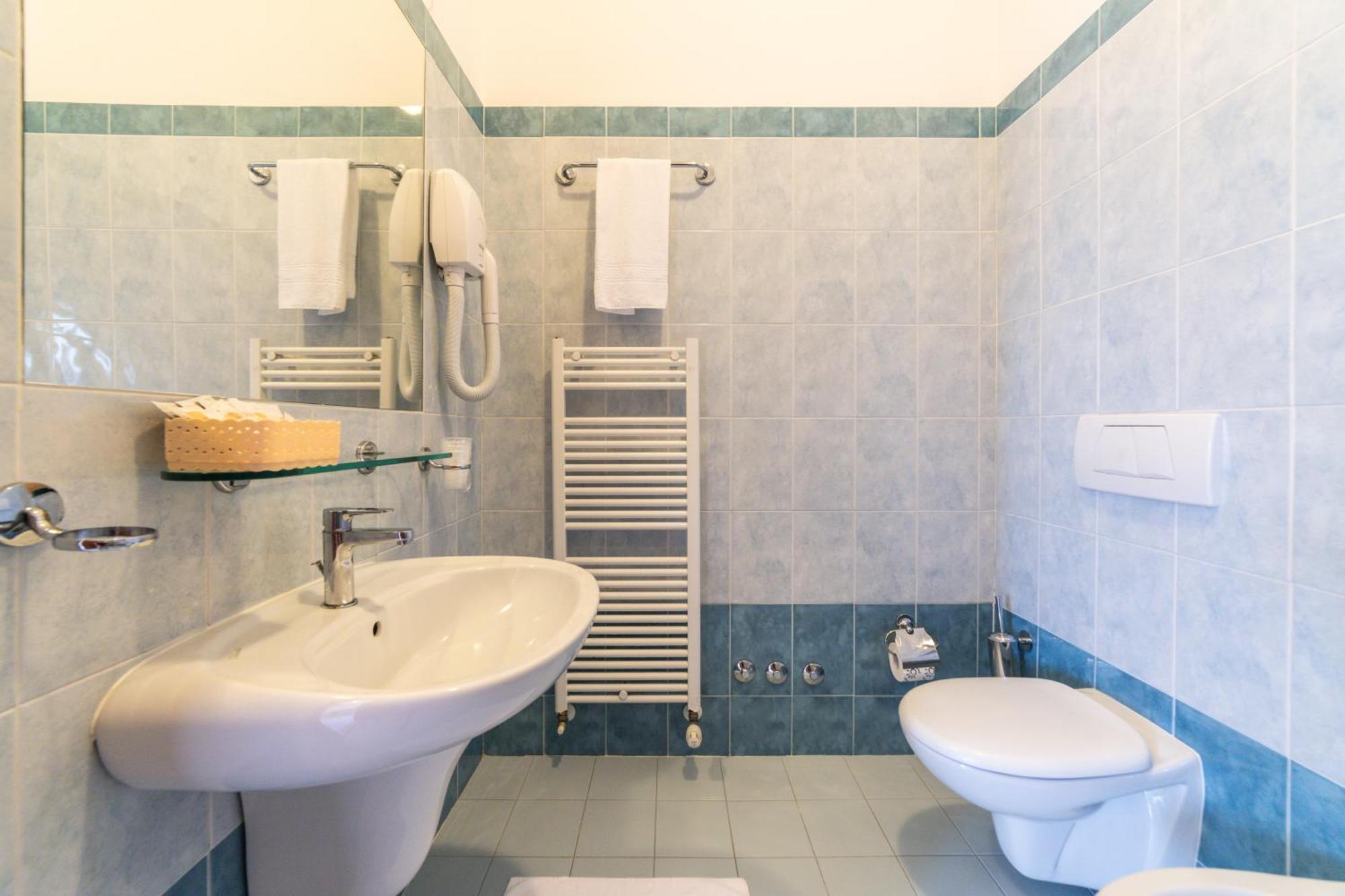 Hotel Royal Cattolica Bagian luar foto
