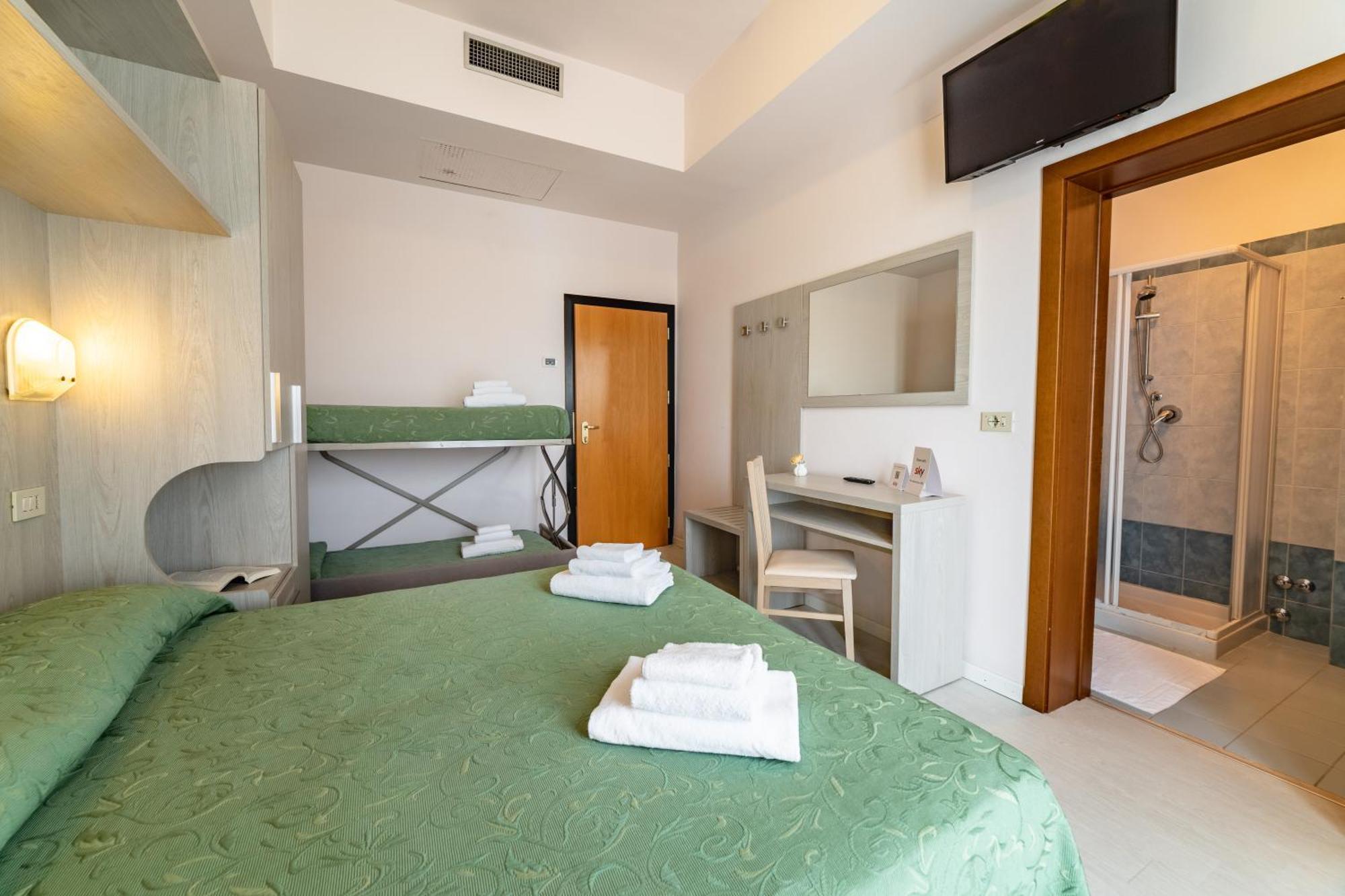 Hotel Royal Cattolica Bagian luar foto