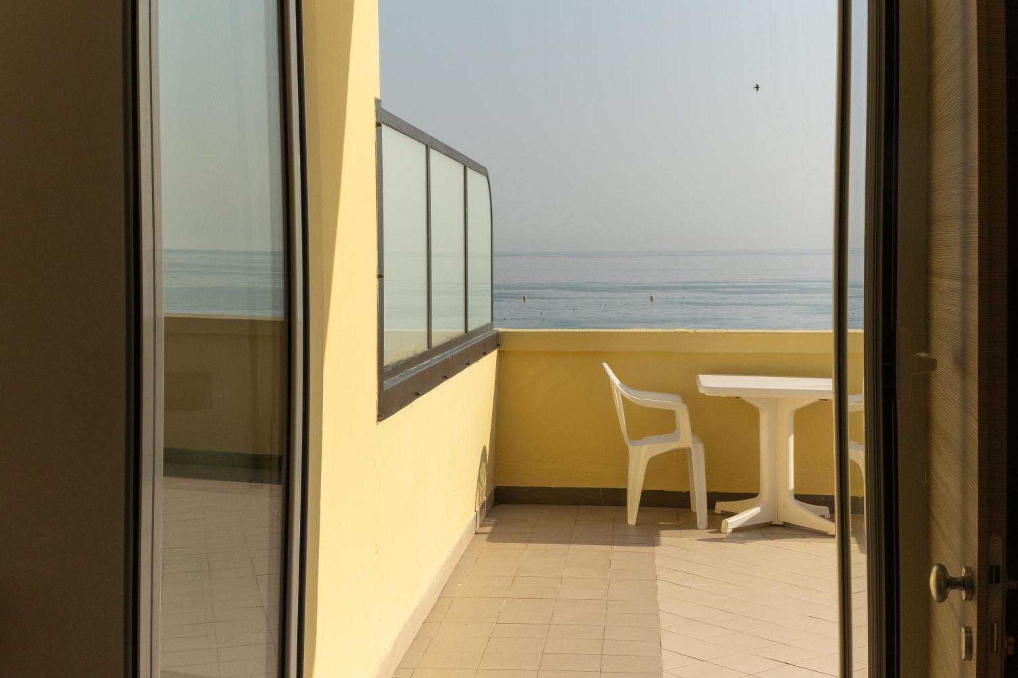 Hotel Royal Cattolica Bagian luar foto