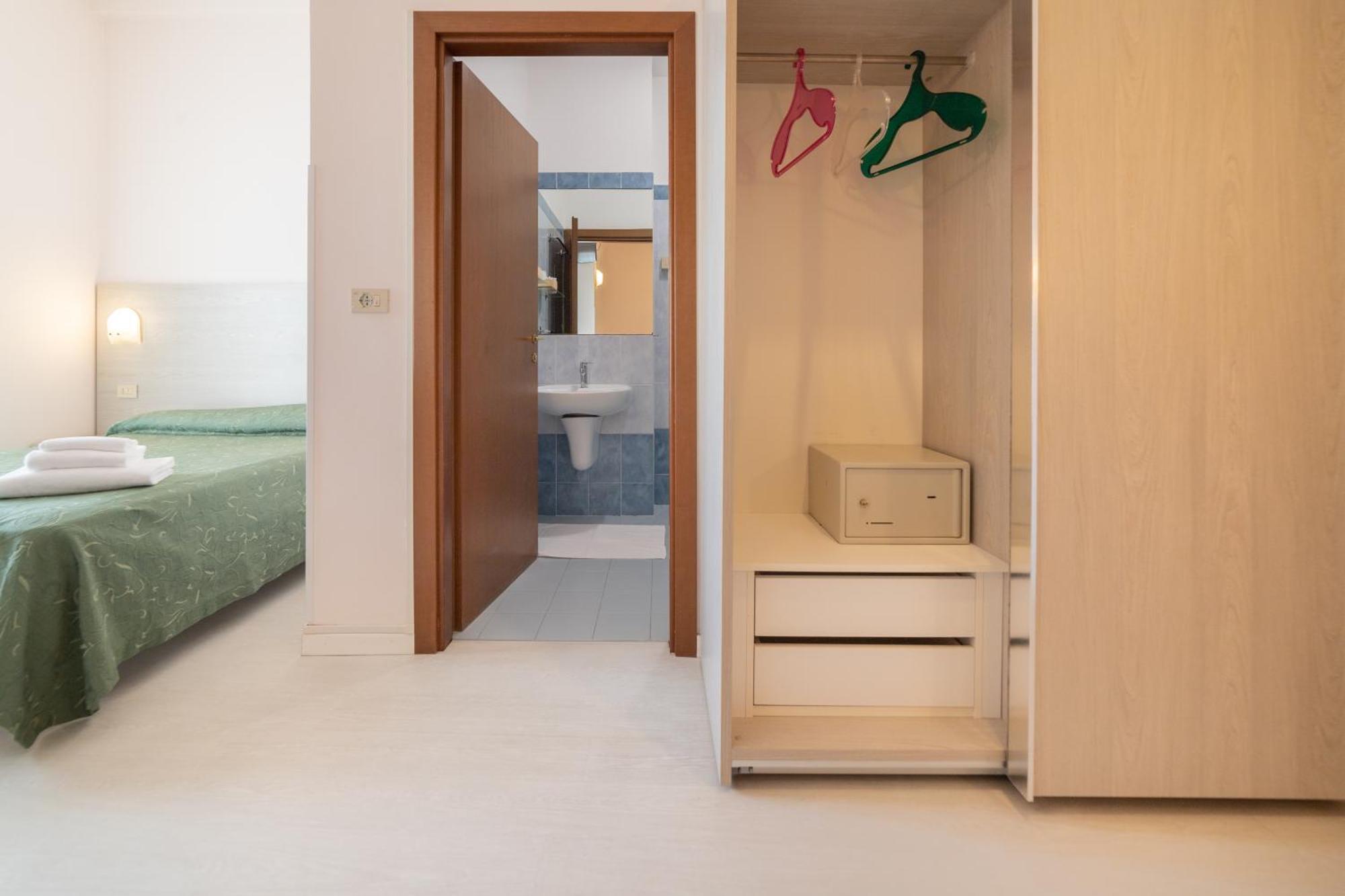 Hotel Royal Cattolica Bagian luar foto